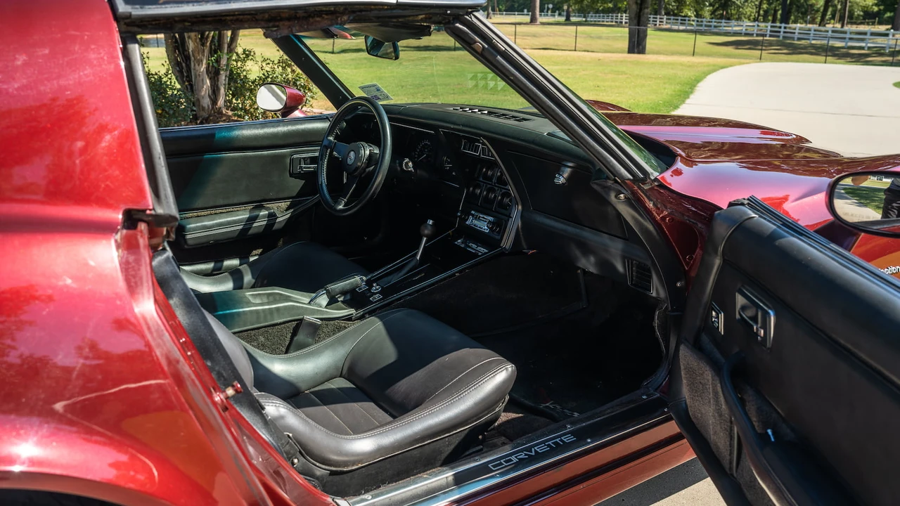 1982 Chevrolet Corvette C3 - Image 27 of 28