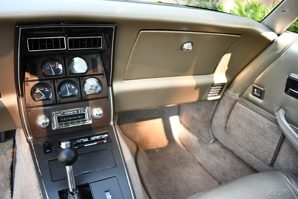 1982 Chevrolet Corvette C3 - Image 15 of 21