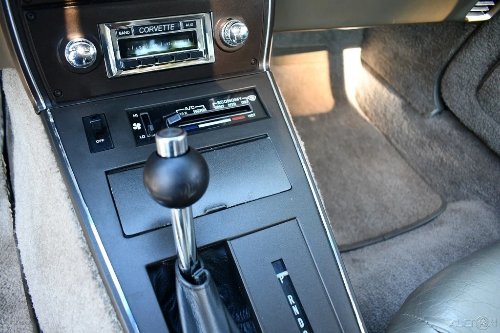 1982 Chevrolet Corvette C3 - Image 18 of 21