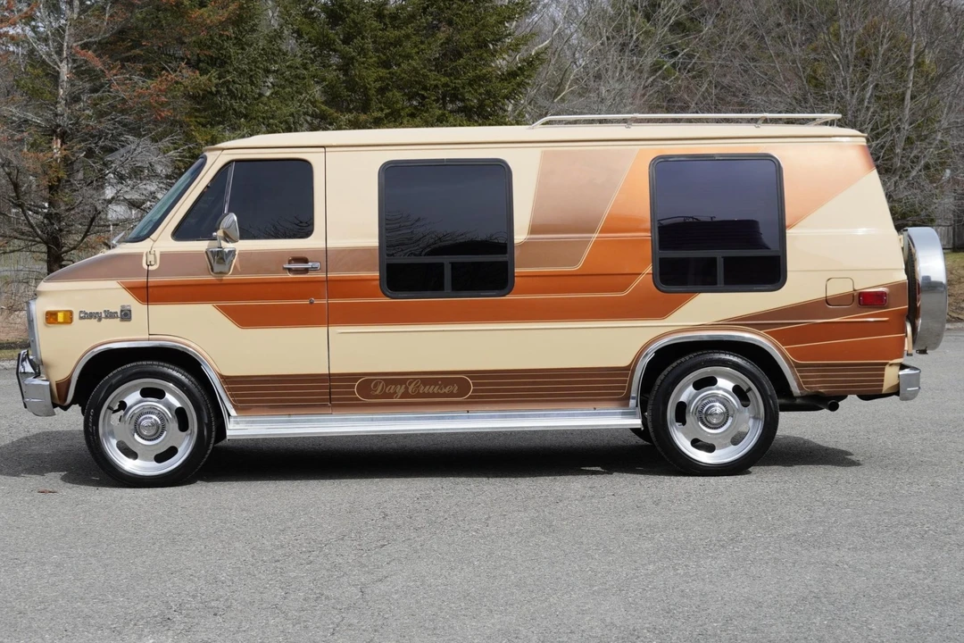 1982 Chevrolet G-Series Van - Image 3 of 9