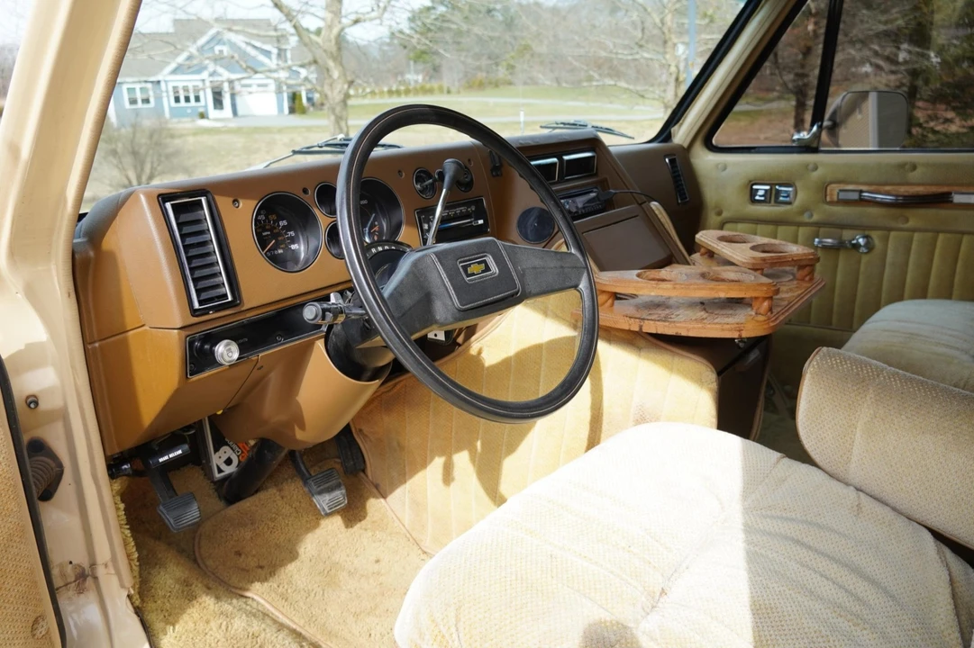1982 Chevrolet G-Series Van - Image 6 of 9