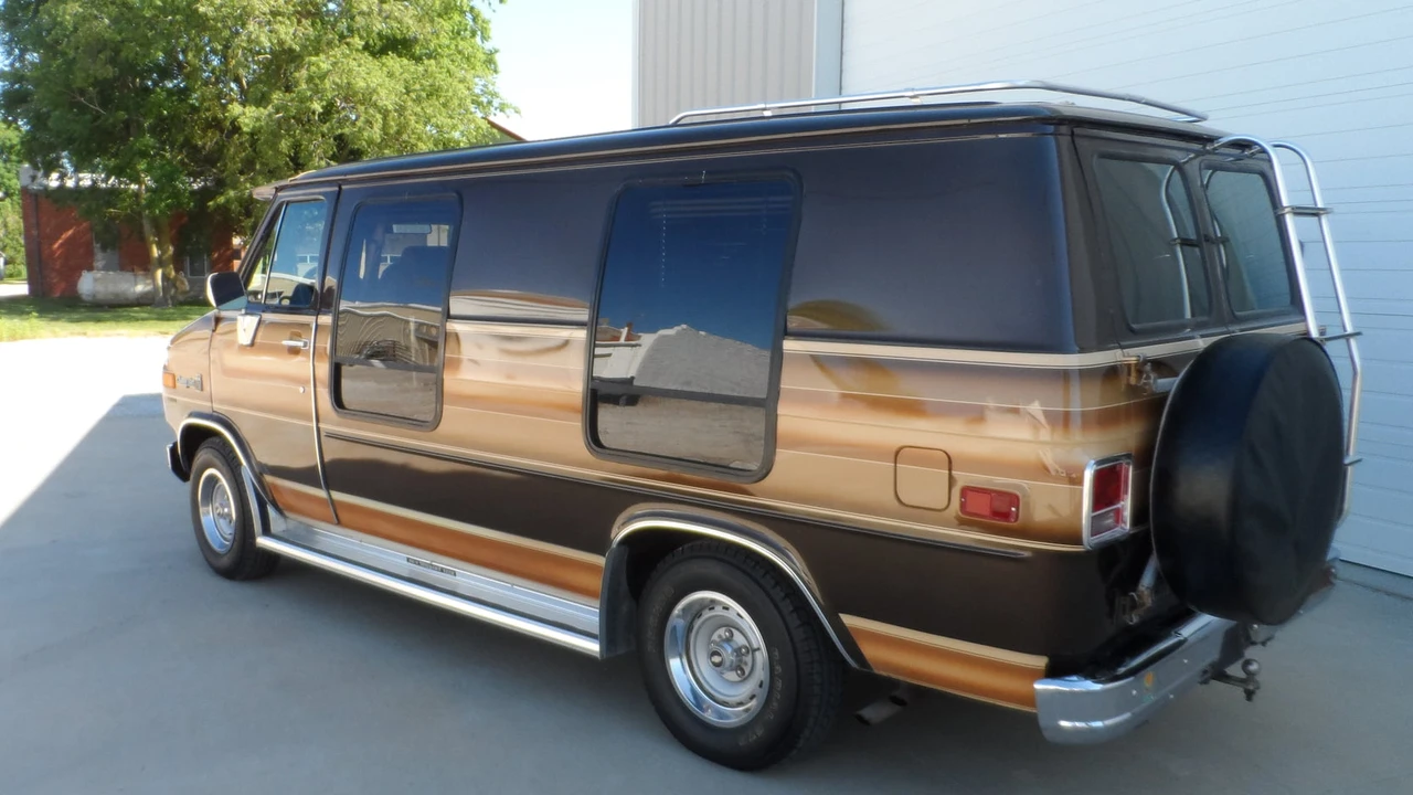 1982 Chevrolet G-Series Van - Image 2 of 22