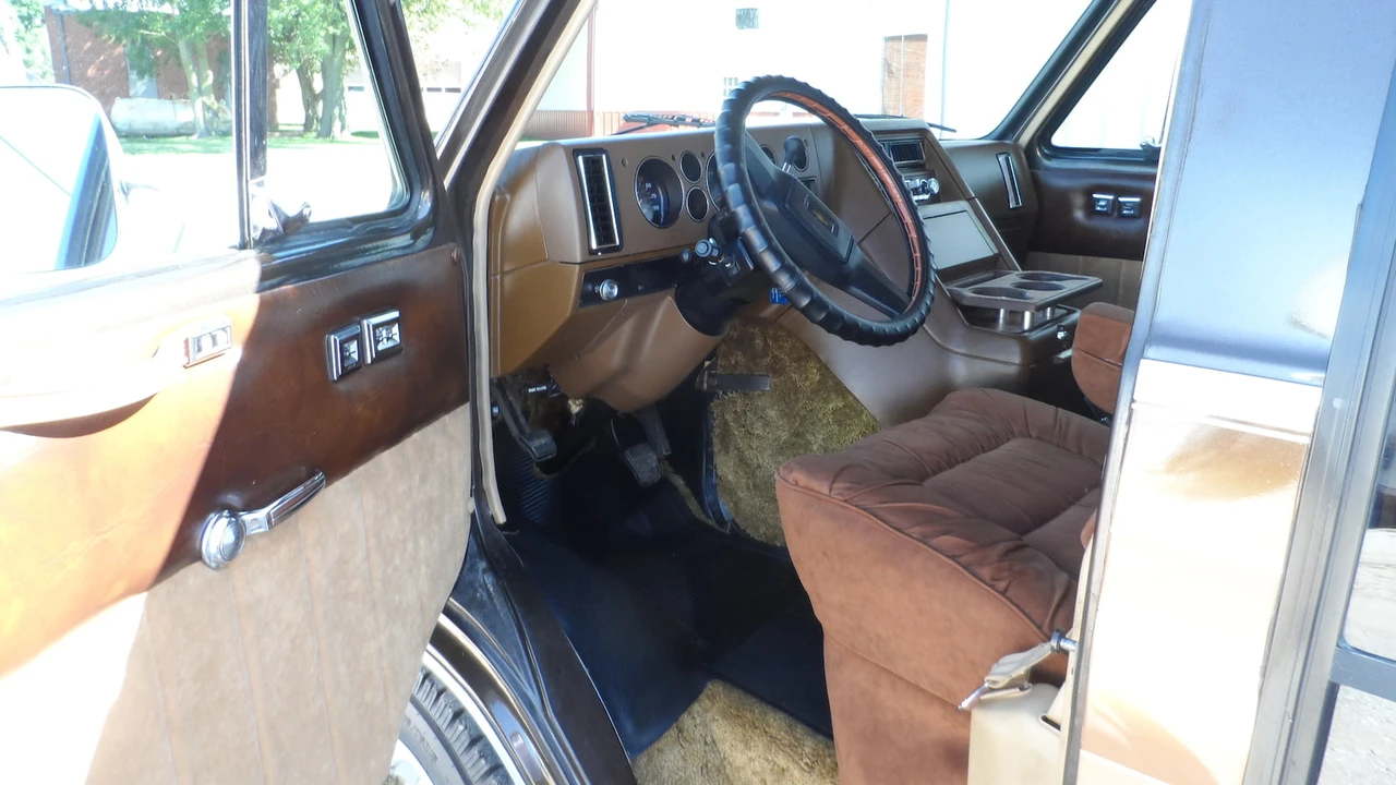 1982 Chevrolet G-Series Van - Image 3 of 22