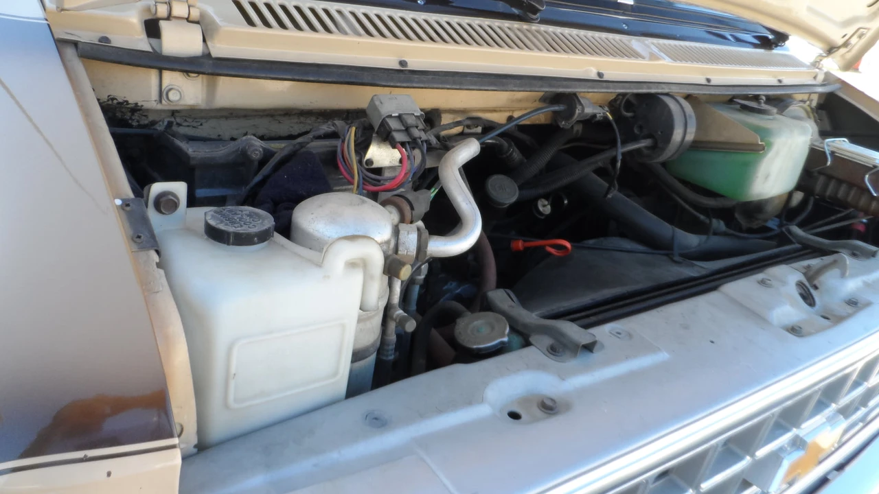 1982 Chevrolet G-Series Van - Image 8 of 22