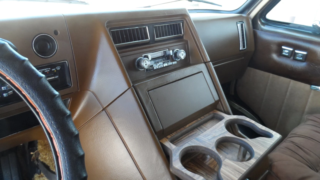 1982 Chevrolet G-Series Van - Image 11 of 22