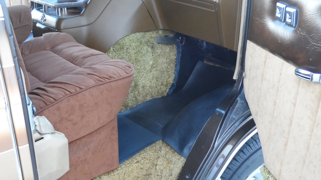 1982 Chevrolet G-Series Van - Image 12 of 22