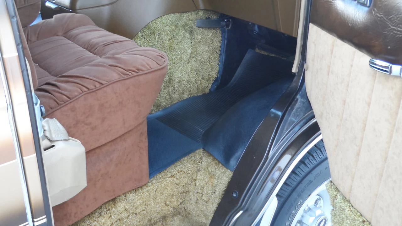 1982 Chevrolet G-Series Van - Image 13 of 22