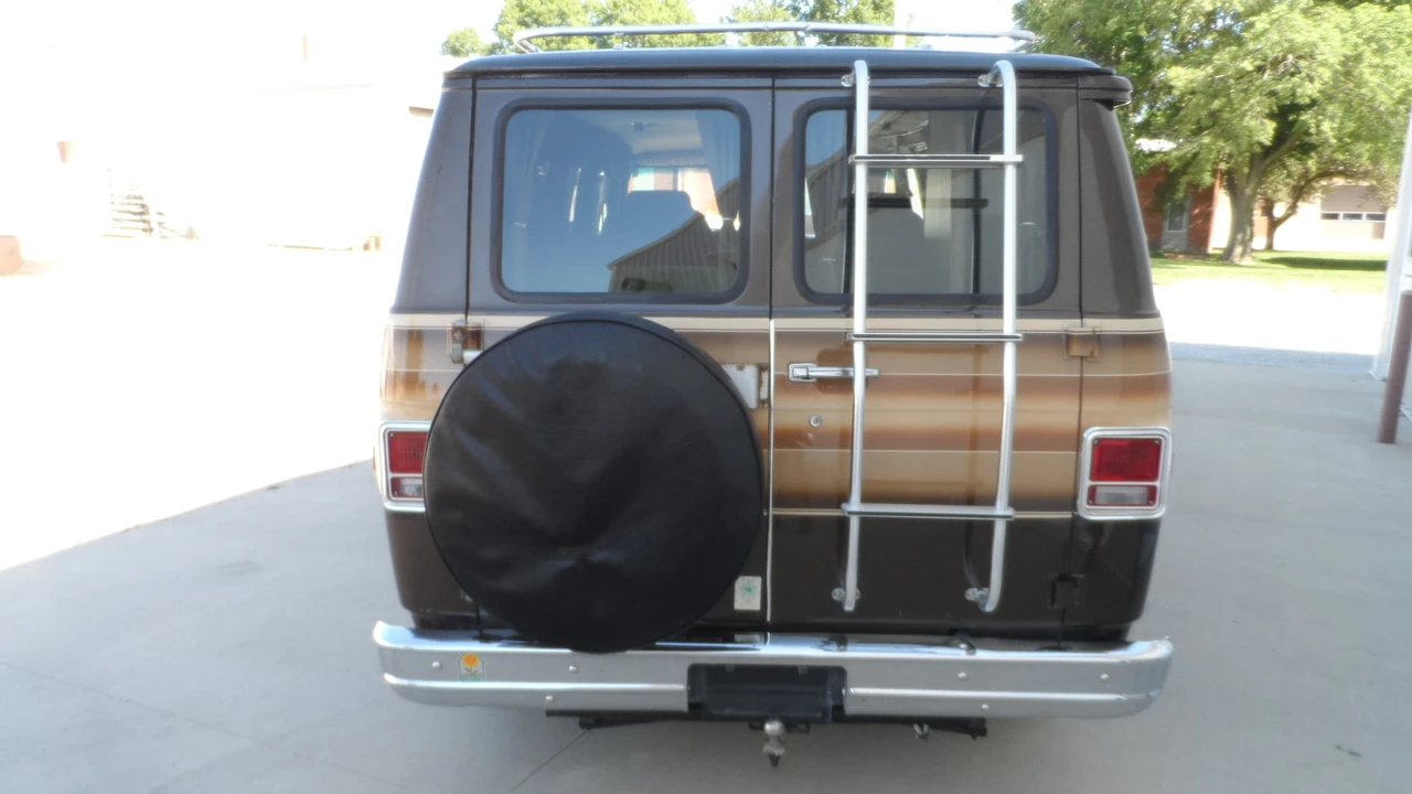 1982 Chevrolet G-Series Van - Image 19 of 22