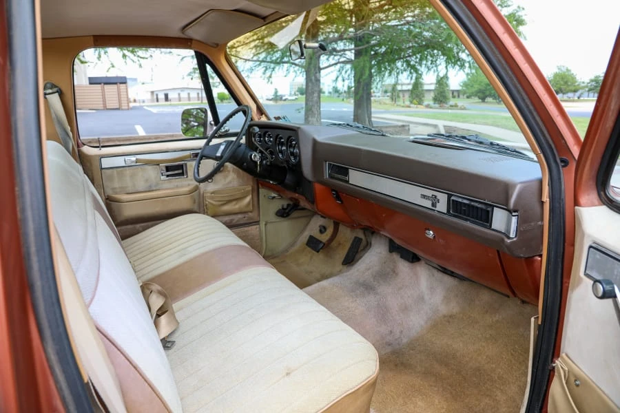 1982 Chevrolet Silverado - Image 16 of 21