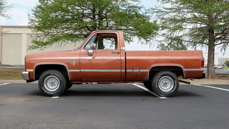 1982 Chevrolet Silverado - Image 2 of 21