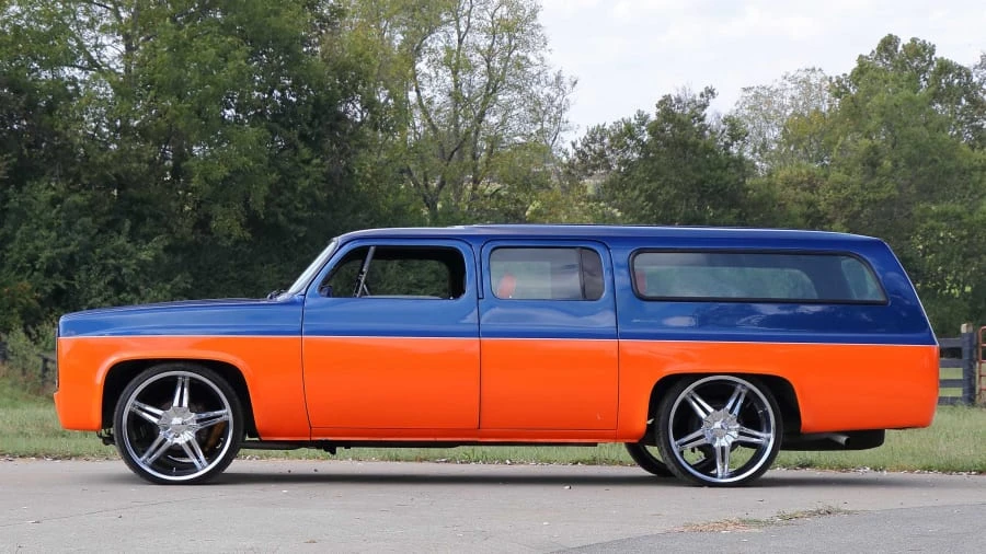 1982 Chevrolet Suburban 7th Gen - Image 2 of 13