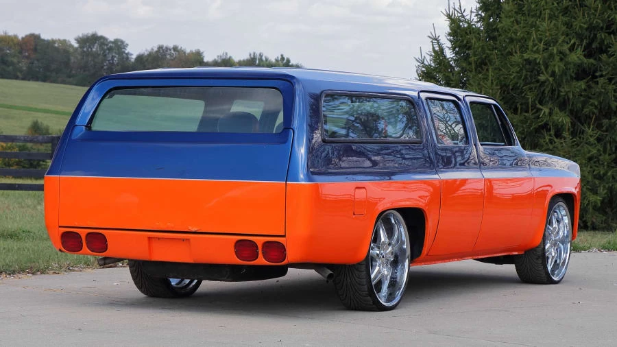 1982 Chevrolet Suburban 7th Gen - Image 3 of 13