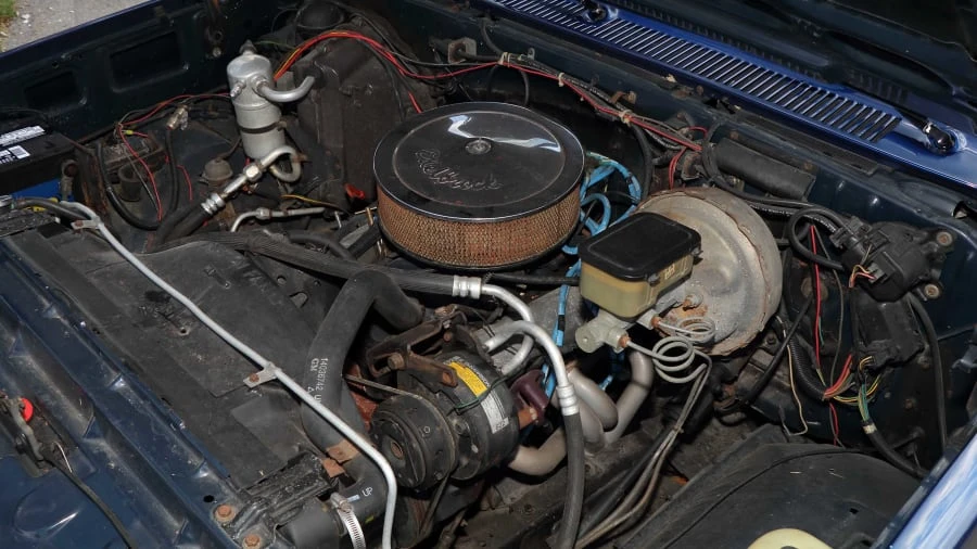 1982 Chevrolet Suburban 7th Gen - Image 6 of 13