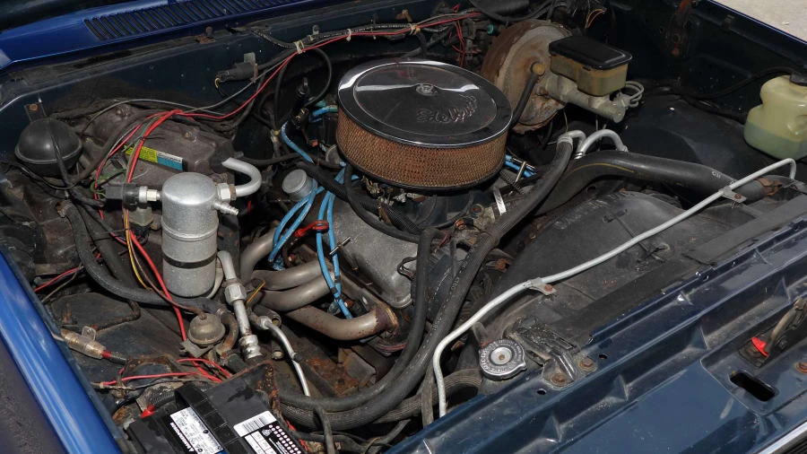 1982 Chevrolet Suburban 7th Gen - Image 7 of 13