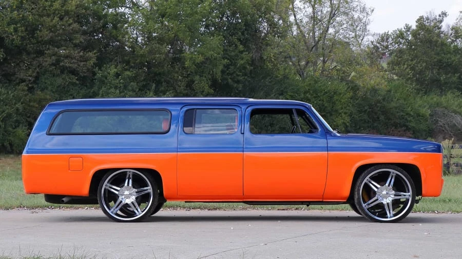 1982 Chevrolet Suburban 7th Gen - Image 8 of 13