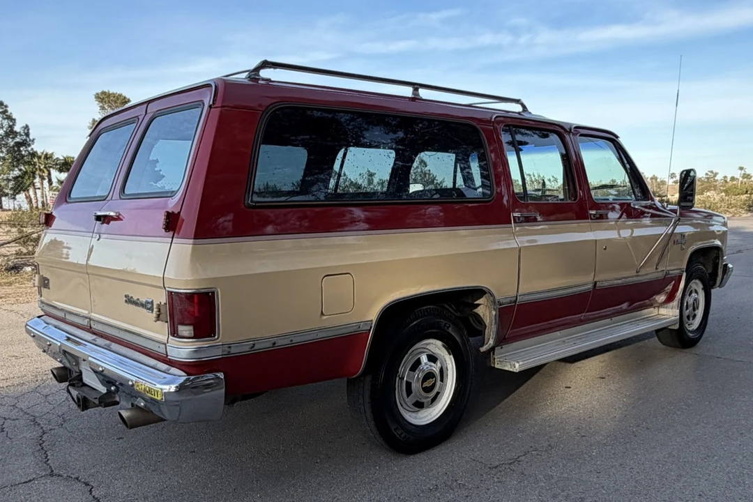 1982 Chevrolet Suburban 7th Gen - Image 2 of 8