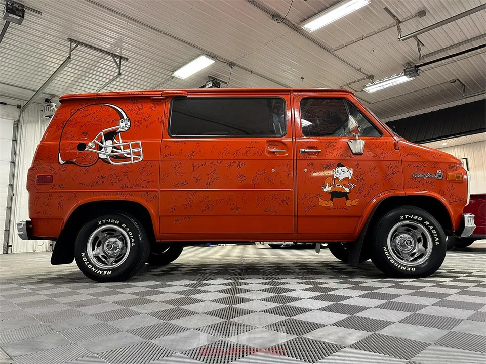 1982 Chevrolet G-Series Van - Image 17 of 31
