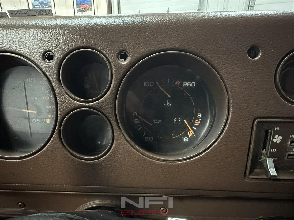 1982 Chevrolet G-Series Van - Image 26 of 31