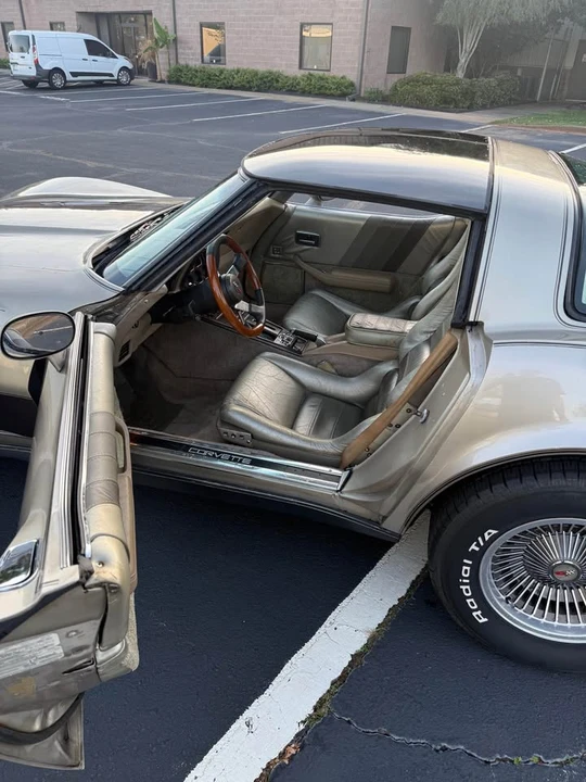 1982 Chevrolet Corvette C3 - Image 6 of 11