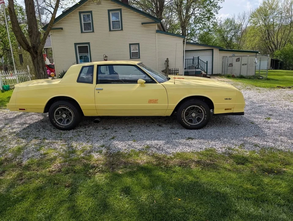 1982 Chevrolet Monte Carlo 4th Gen - Image 2 of 10