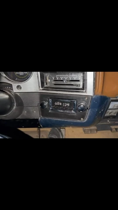 1982 Chevrolet Suburban 7th Gen - Image 11 of 11