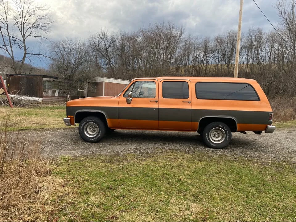 1982 Chevrolet Suburban 7th Gen - Image 8 of 11