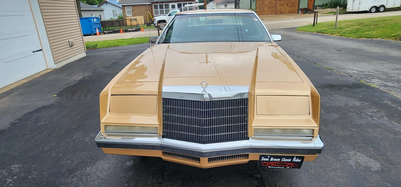 1982 Chrysler Imperial - Image 27 of 31