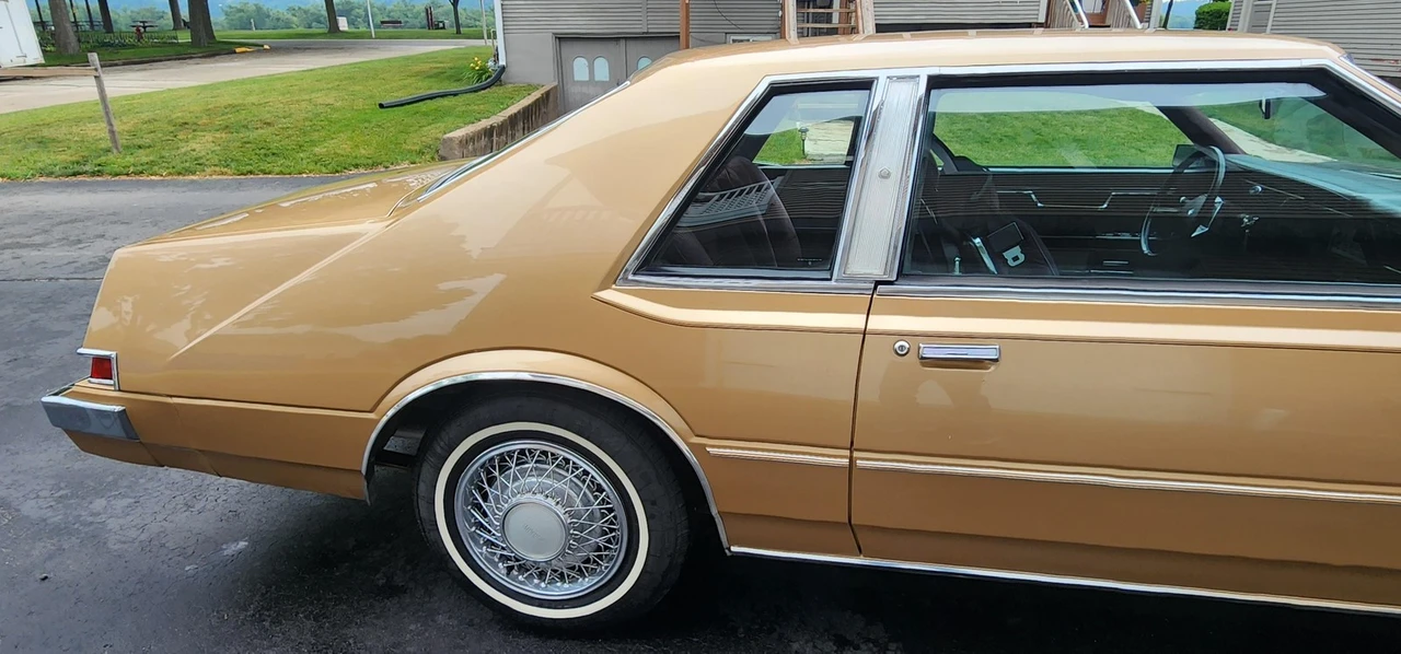 1982 Chrysler Imperial - Image 28 of 31
