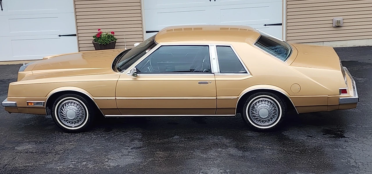 1982 Chrysler Imperial - Image 25 of 31