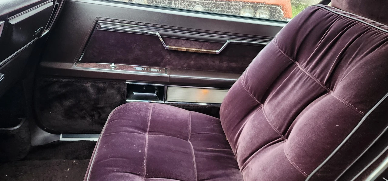 1982 Chrysler Imperial - Image 22 of 31