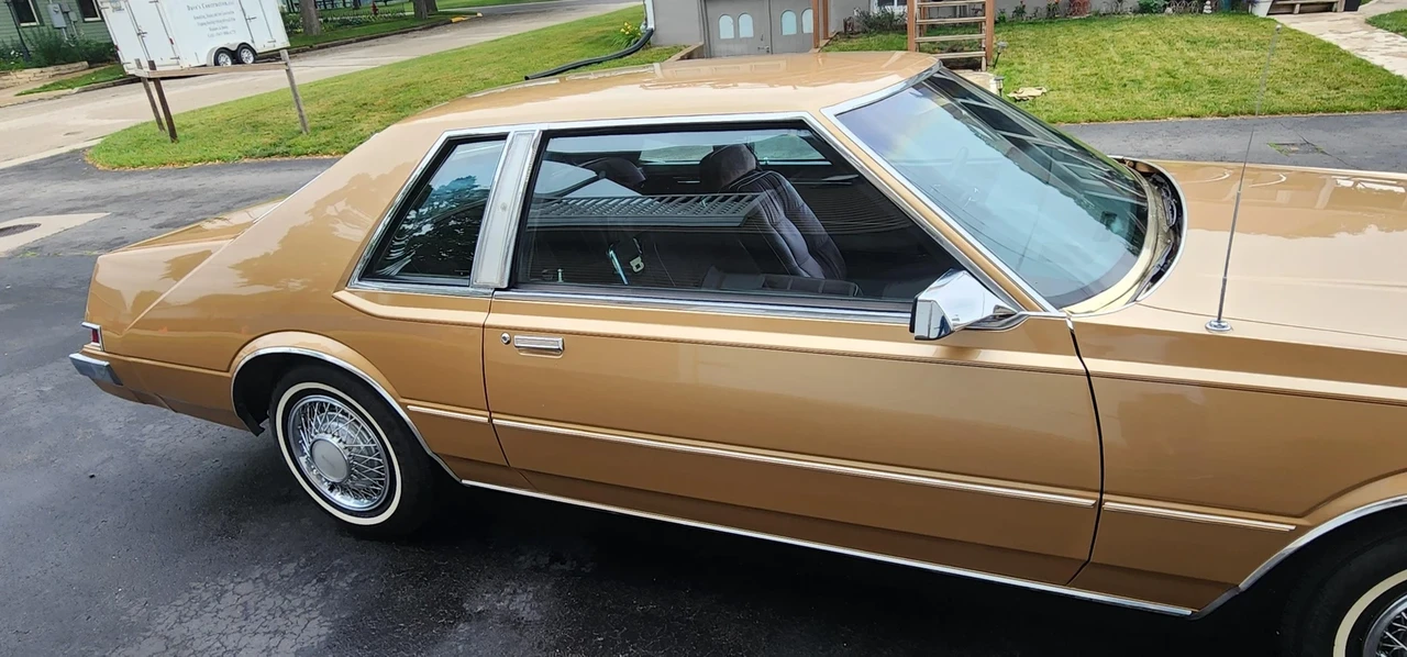 1982 Chrysler Imperial - Image 11 of 21