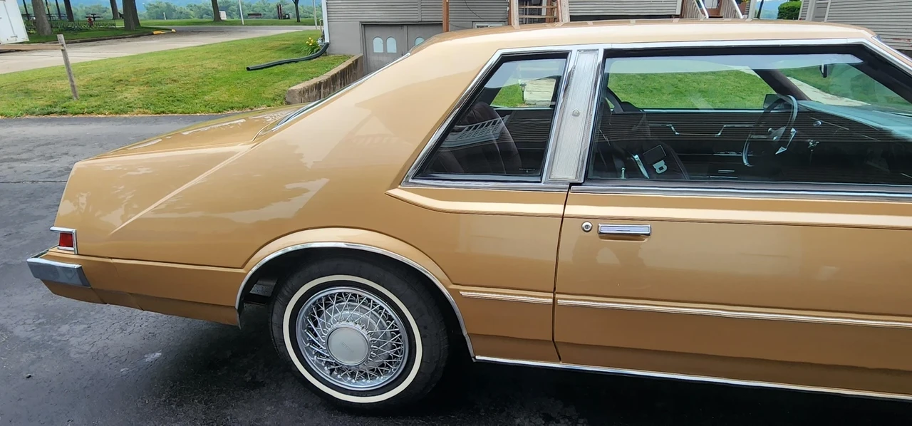 1982 Chrysler Imperial - Image 12 of 21