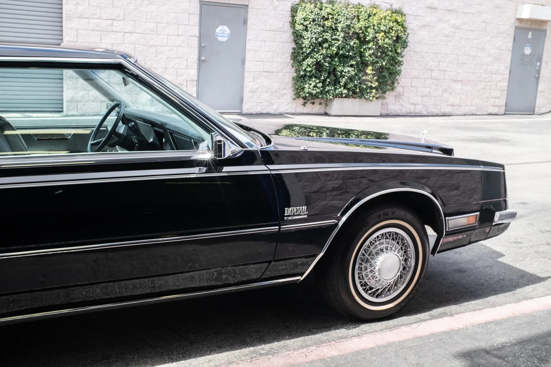 1982 Chrysler Imperial - Image 9 of 31
