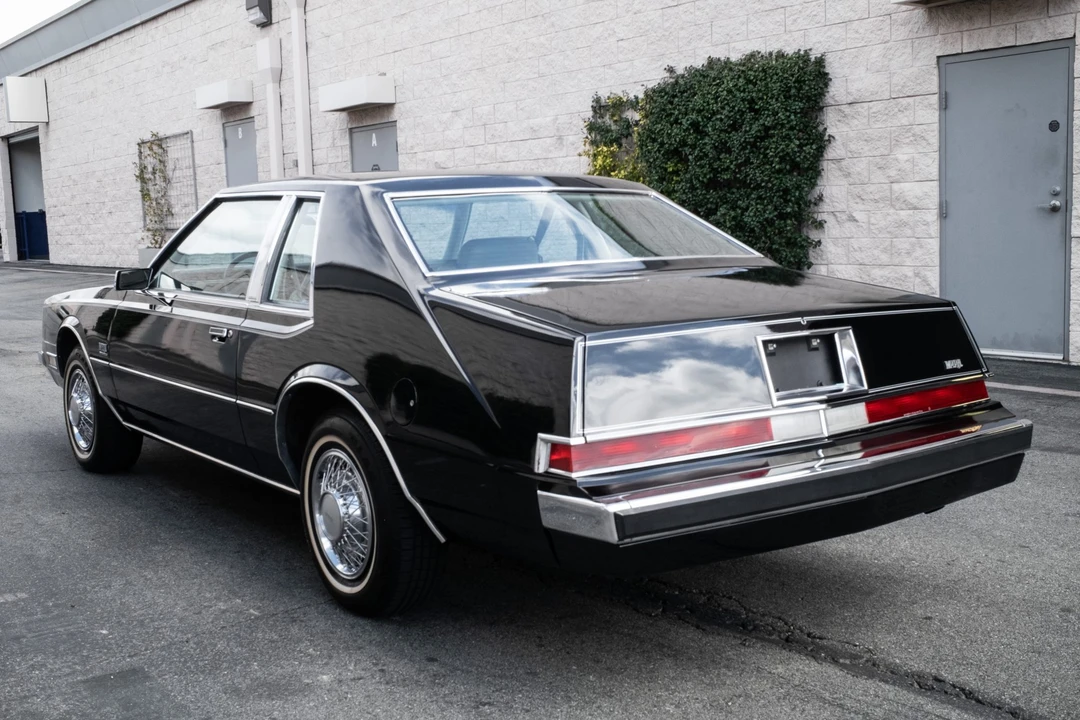 1982 Chrysler Imperial - Image 7 of 31