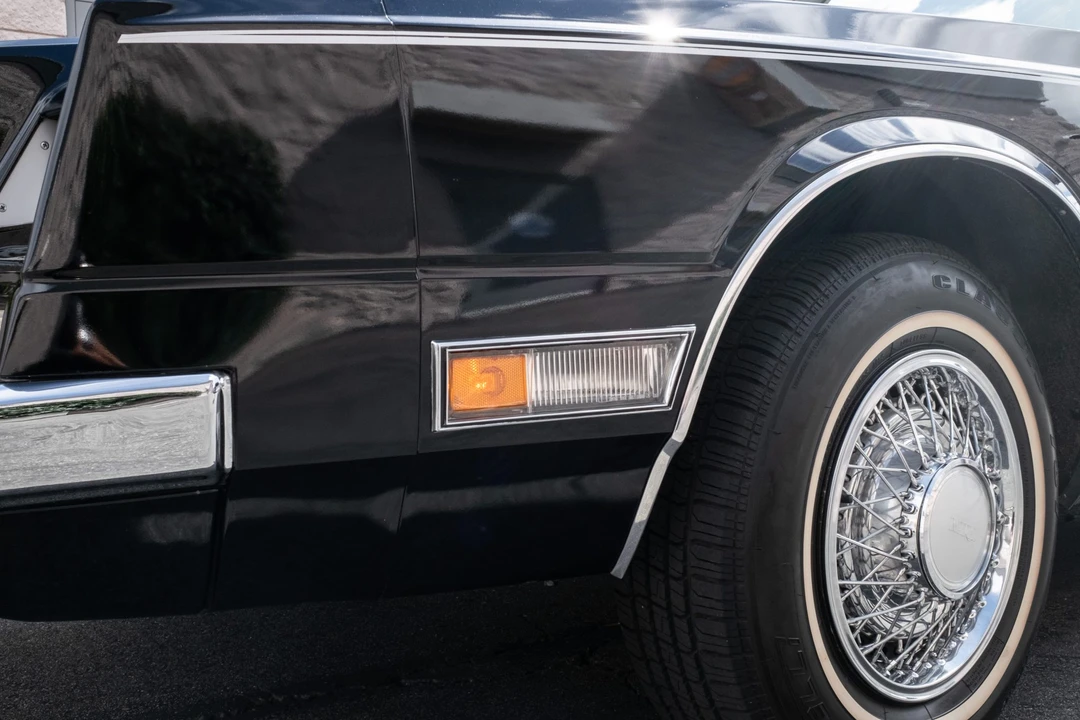 1982 Chrysler Imperial - Image 12 of 31