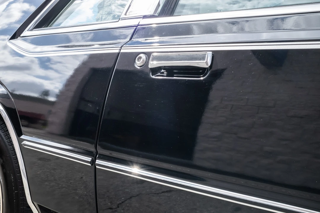1982 Chrysler Imperial - Image 30 of 31