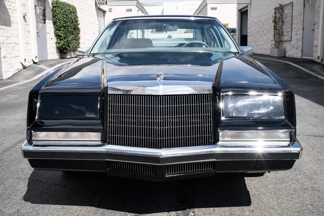 1982 Chrysler Imperial - Image 2 of 31