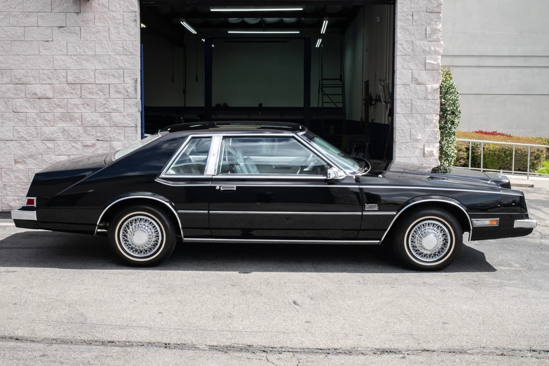 1982 Chrysler Imperial - Image 4 of 31