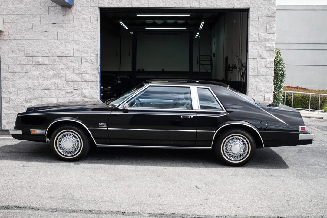1982 Chrysler Imperial - Image 8 of 31