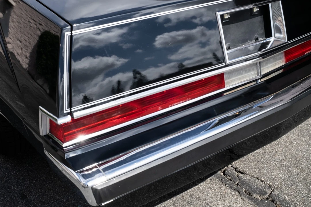 1982 Chrysler Imperial - Image 27 of 31