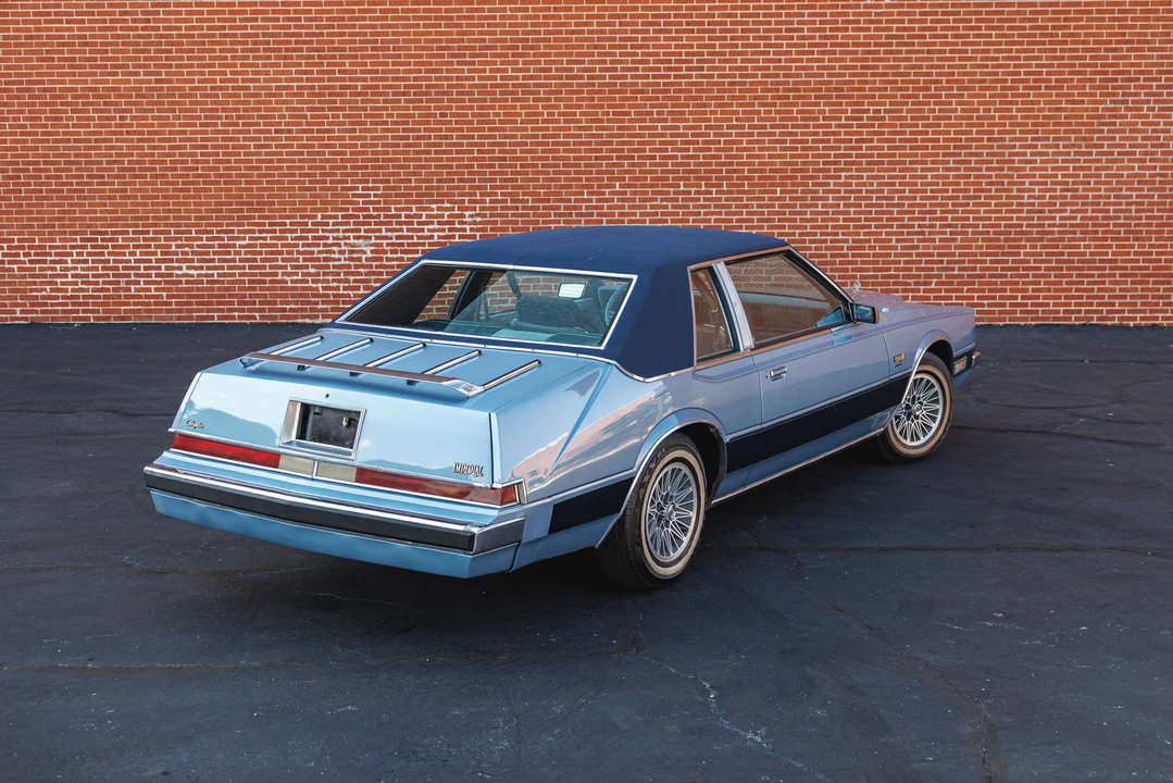 1982 Chrysler Imperial - Image 11 of 31