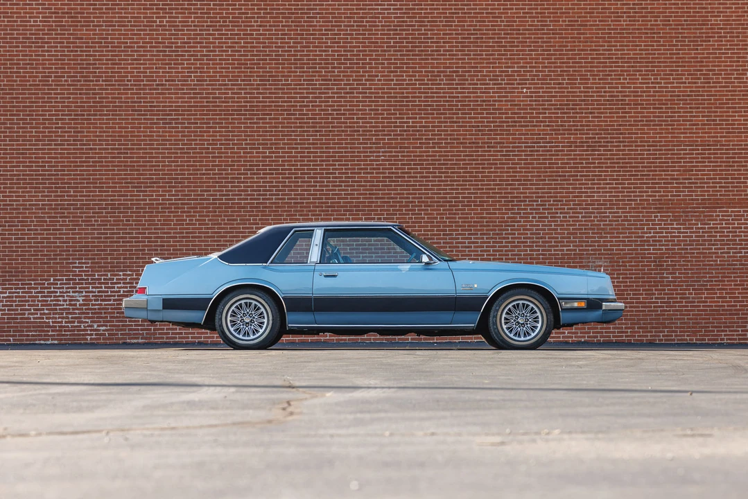 1982 Chrysler Imperial - Image 13 of 31