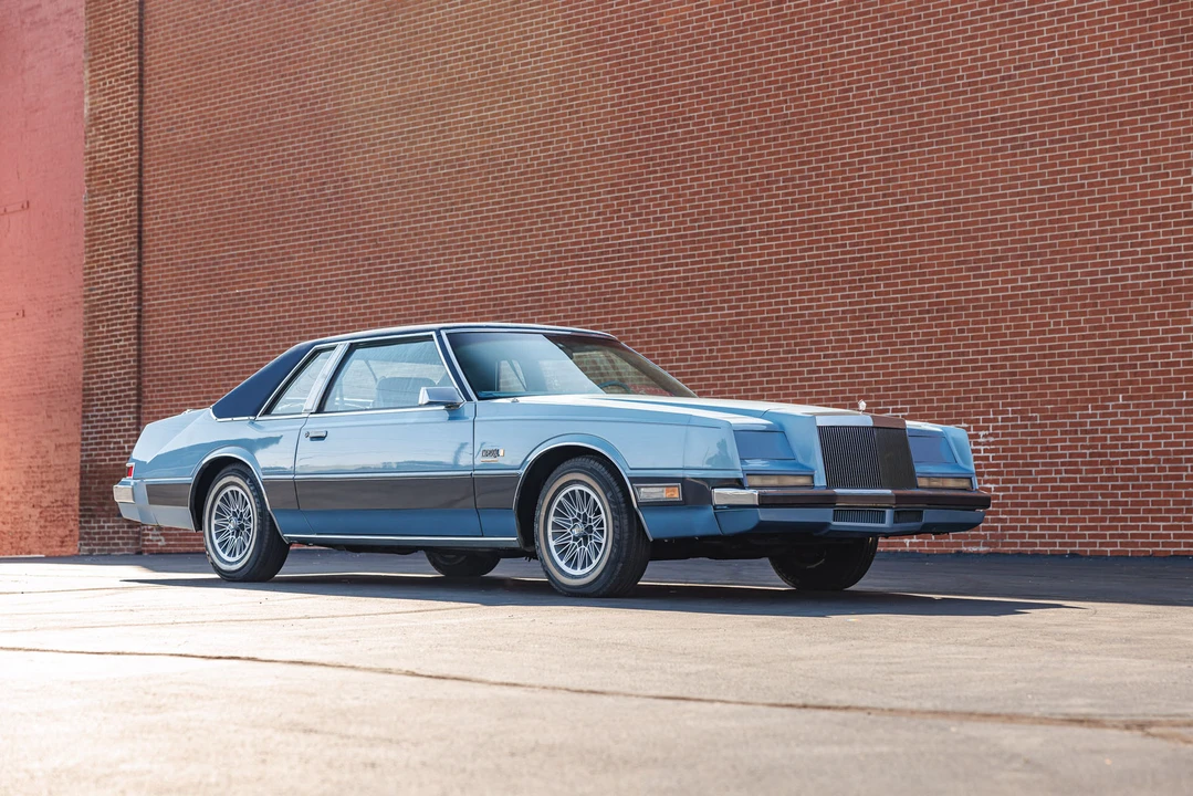 1982 Chrysler Imperial - Image 14 of 31