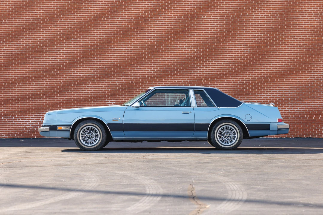 1982 Chrysler Imperial - Image 5 of 31
