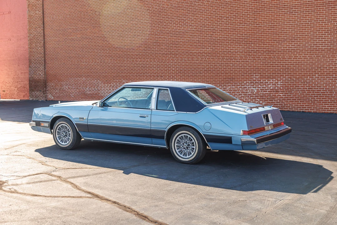 1982 Chrysler Imperial - Image 7 of 31