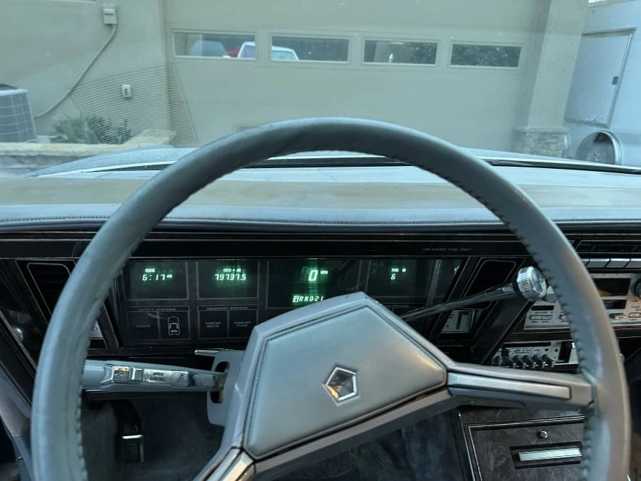 1982 Chrysler Imperial - Image 23 of 24
