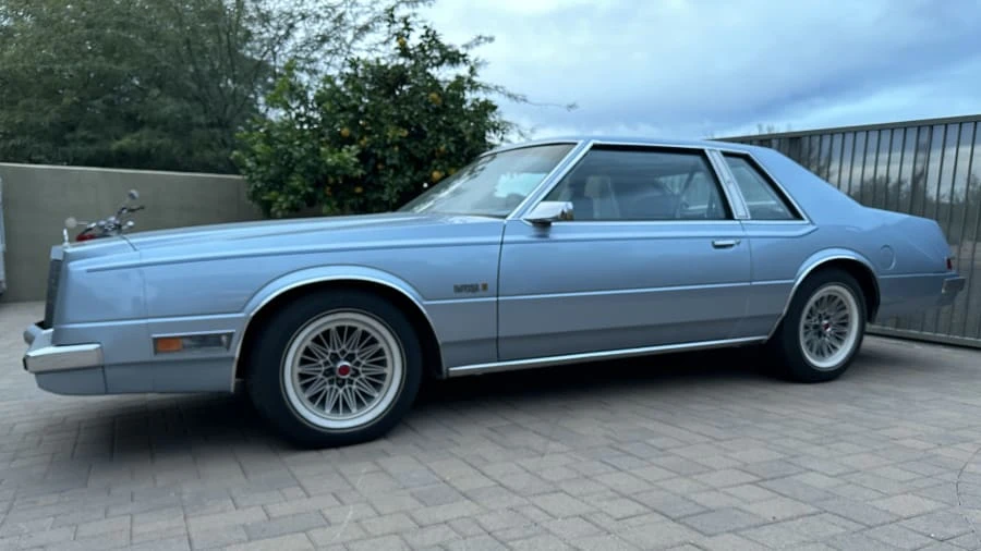 1982 Chrysler Imperial - Image 8 of 24