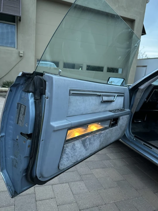 1982 Chrysler Imperial - Image 22 of 24