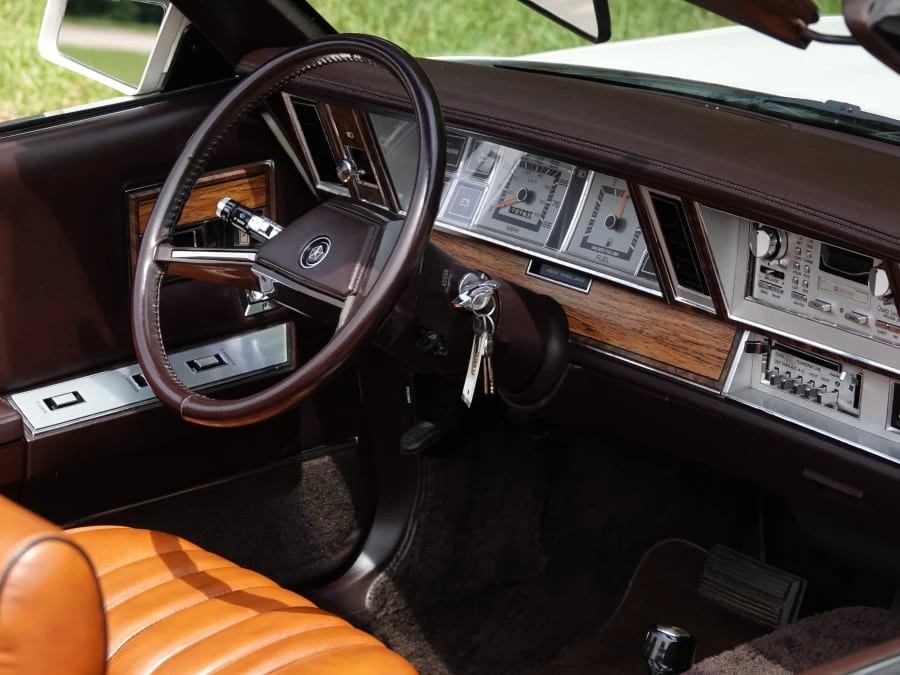 1982 Chrysler LeBaron - Image 28 of 31