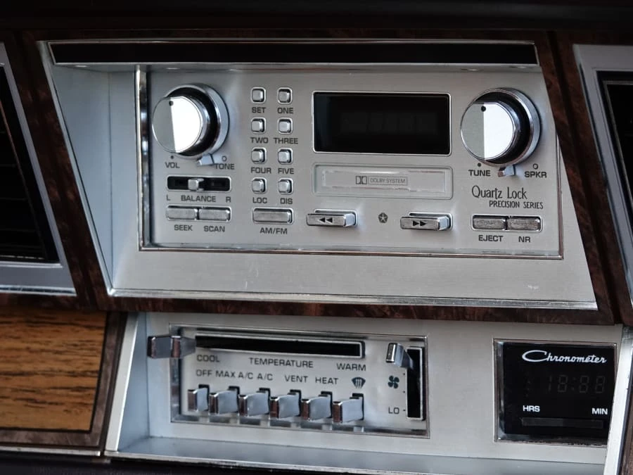 1982 Chrysler LeBaron - Image 24 of 31